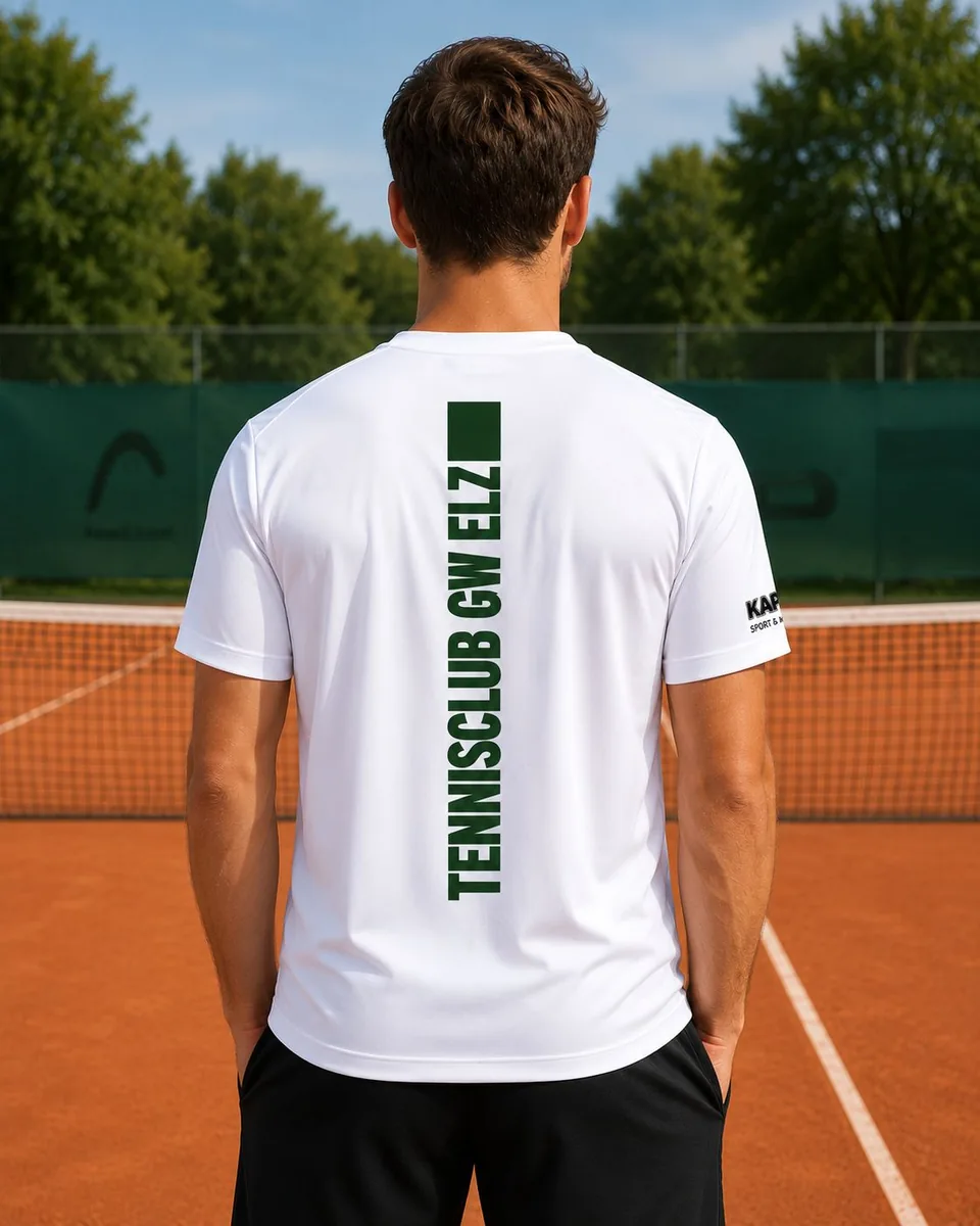 Rückansicht des Vereinstrikots mit dem Schriftzug Tennisclub GW Elz.